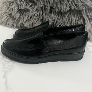 White Mountain Vegan Pantent Leather Loafer s9